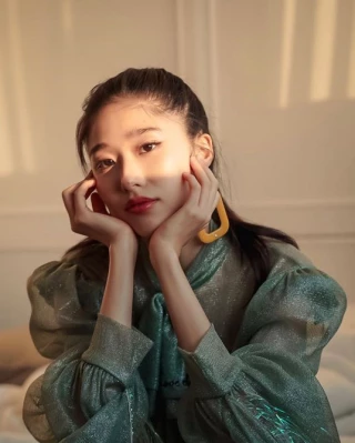 泽纶娅·秀利隆坤泽坤