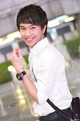 纳塔奇·司隶朋通