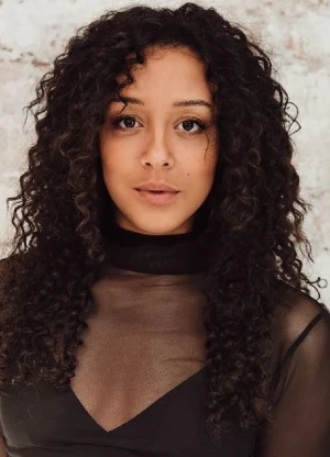 阿黛尔·莱昂斯