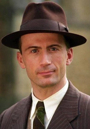 安东尼·豪威尔