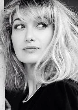 卡洛琳·安格鲁德