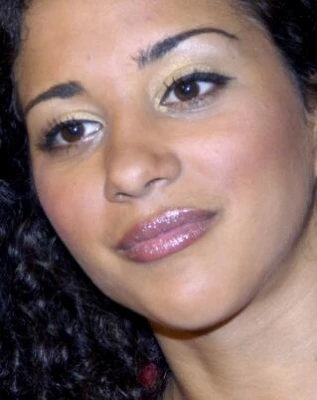 娜迪亚·伯纳萨