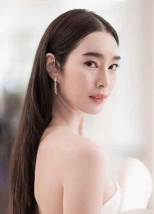 瓦丽缇莎·玛黑颂