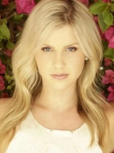 克莱尔·霍尔特