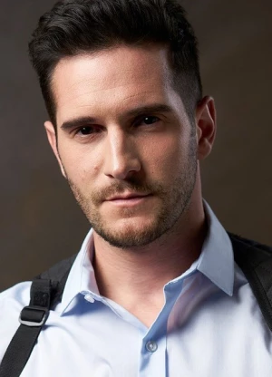 尼克·阿波斯托莱德斯